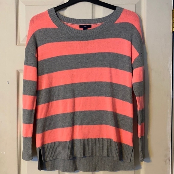 Gap women’s sweater; size medium - Picture 1 of 3